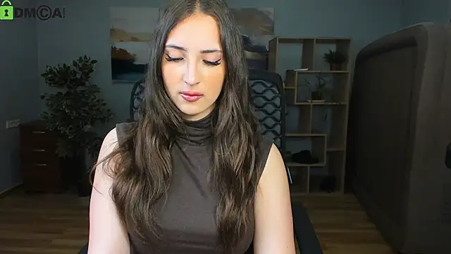 Snapshot of Effy_Royse chatting on June 21, 6:43 pm Effy Royse online show from June 21, 6:43 pm