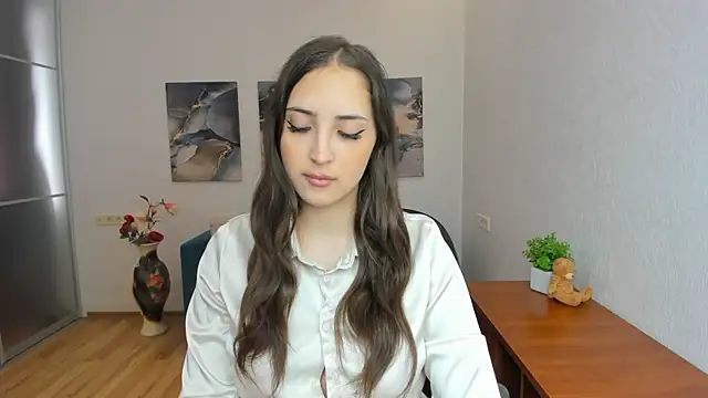 Snapshot of Effy_Royse chatting on June 26, 7:02 am Effy Royse online show from June 26, 7:02 am