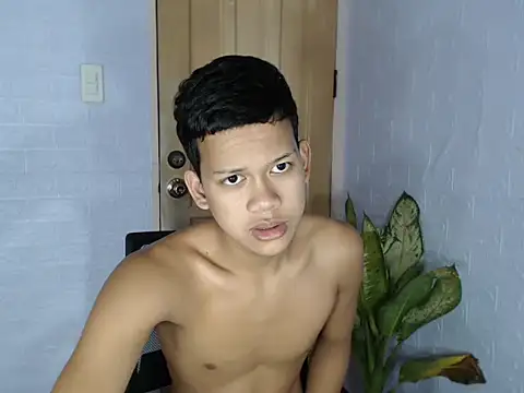 UrAsian Turjak online show from February 19, 7:15 am