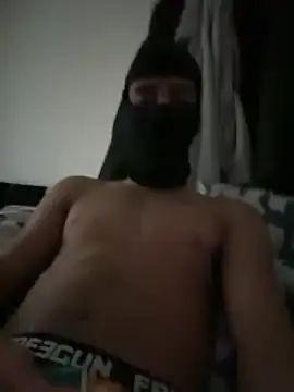 Snapshot of reubeu2pnm chatting on February 10, 8:51 am reubeu2pnm online show from February 10, 8:51 am