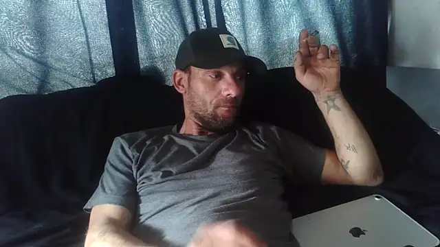 Snapshot of CharmedMoment62 chatting on March 4, 5:41 pm CharmedMoment62 online show from March 4, 5:41 pm