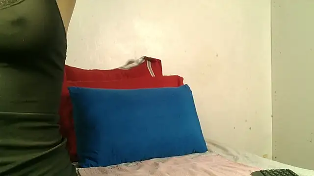 Snapshot of Mabelle_Eveline chatting on July 6, 6:43 pm Mabelle Eveline online show from July 6, 6:43 pm