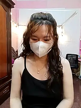 Snapshot of Trang26 chatting on February 26, 12:42 am Trang26 online show from February 26, 12:42 am