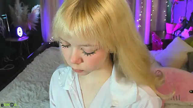 Rochelle kitty online show from March 21, 1:26 pm