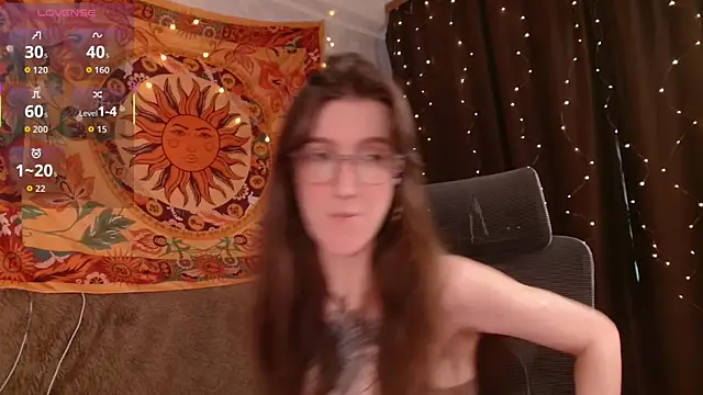 lolami  online show from April 7, 7:42 am