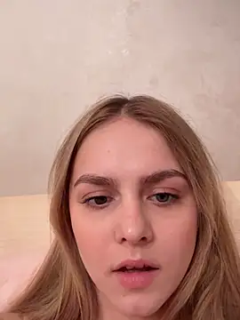 Snapshot of lillit_vivit chatting on February 19, 11:17 am lillit vivit online show from February 19, 11:17 am