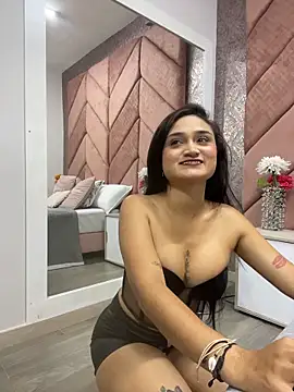 Sunny Linn online show from March 31, 10:48 am