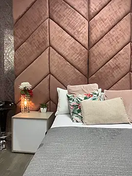 Sunny Linn online show from April 10, 12:54 pm