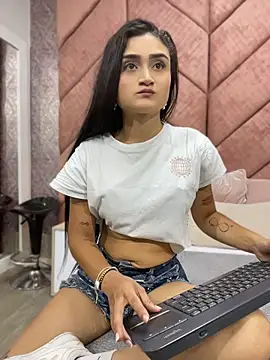 Sunny Linn online show from April 11, 3:16 pm