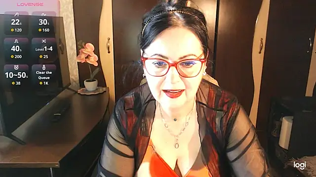 exiMIlf online show from April 10, 11:15 am