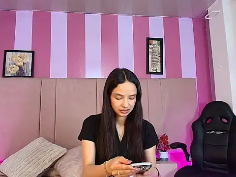 Snapshot of Sweet_Sofiii_ chatting on February 23, 8:06 pm Sweet Sofiii online show from February 23, 8:06 pm