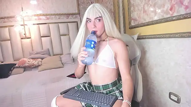 Veronica hottie online show from March 4, 2:23 pm