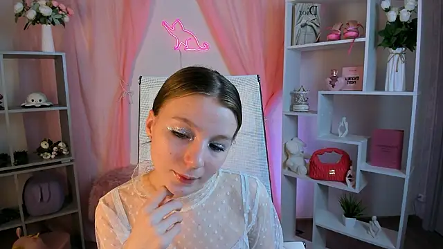 ElliFrankenweenie online show from March 7, 6:21 am