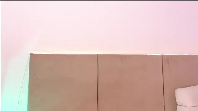 AlexLamunequita online show from April 15, 4:25 pm