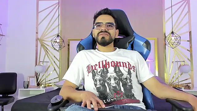 Snapshot of HotPulse_vc chatting on February 19, 12:23 pm HotPulse vc online show from February 19, 12:23 pm