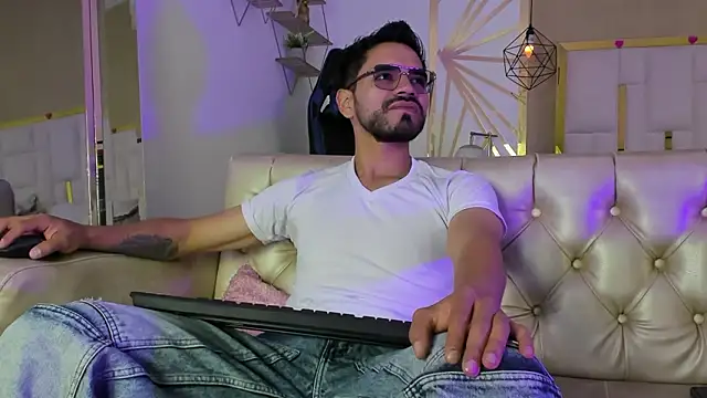 Snapshot of HotPulse_vc chatting on February 27, 12:38 pm HotPulse vc online show from February 27, 12:38 pm