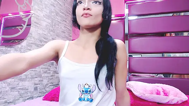 Snapshot of Maddy_cute18 chatting on February 18, 1:18 pm Maddy cute18 online show from February 18, 1:18 pm