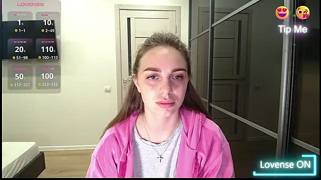  julia wonderful  online show from April 12, 2:05 am