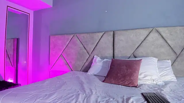 KaattyDoll online show from March 5, 8:38 pm