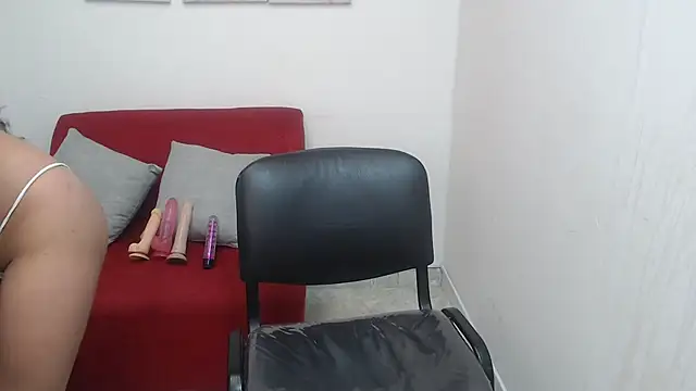 Snapshot of melodyprettykitty chatting on March 2, 1:40 pm melodyprettykitty online show from March 2, 1:40 pm