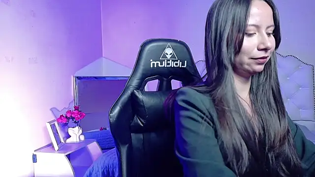 Snapshot of Mei_hells chatting on February 23, 8:39 pm Mei hells online show from February 23, 8:39 pm