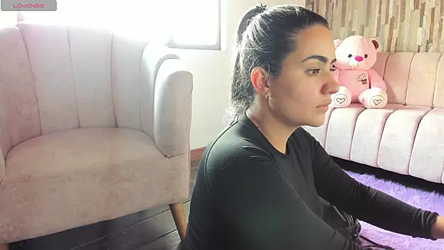 Miilana  online show from March 14, 6:35 pm