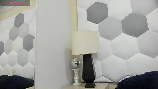 Snapshot of Davi_Ponce chatting on February 21, 11:28 pm Davi Ponce online show from February 21, 11:28 pm