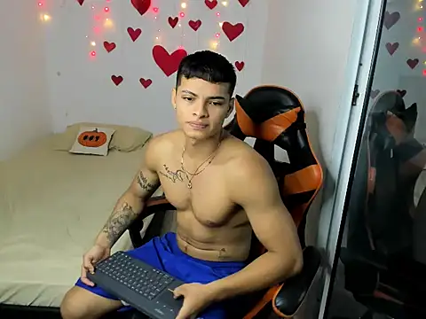 Snapshot of RYAN_MYEARZ__ chatting on February 16, 12:56 pm RYAN MYEARZ online show from February 16, 12:56 pm