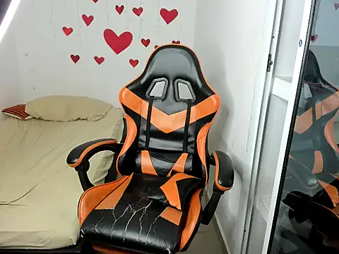 Snapshot of RYAN_MYEARZ__ chatting on March 1, 12:18 pm RYAN MYEARZ online show from March 1, 12:18 pm