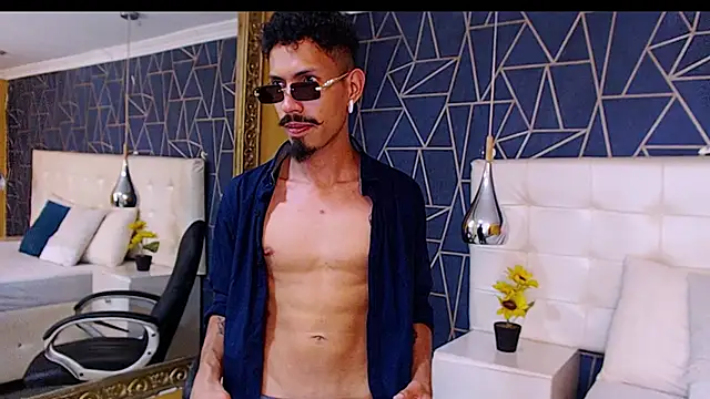 NoaahTylor online show from February 27, 8:31 pm