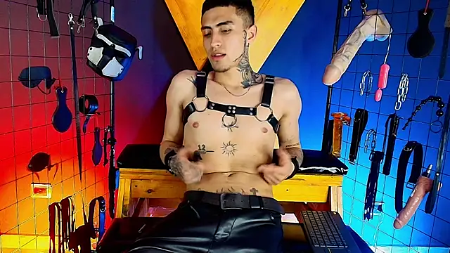 Snapshot of Master_kingsadic chatting on February 26, 9:19 am Master kingsadic online show from February 26, 9:19 am