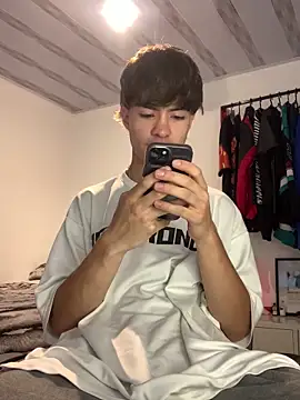 Snapshot of Gatito_gg chatting on March 4, 1:33 am Gatito gg online show from March 4, 1:33 am