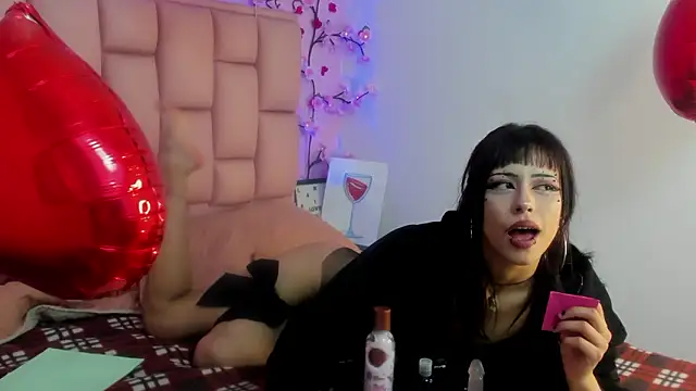 Snapshot of emma_cg chatting on February 20, 7:36 pm emma cg online show from February 20, 7:36 pm