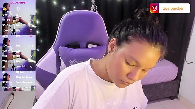 ZoeParcker online show from March 12, 6:58 pm