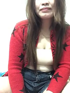 Snapshot of newbaby1 chatting on February 14, 1:41 pm newbaby1 online show from February 14, 1:41 pm