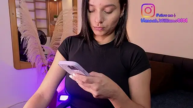 Hanna Williams   online show from February 19, 2:51 am