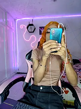 Snapshot of Violeta_R_ chatting on February 28, 12:55 am Violeta R online show from February 28, 12:55 am