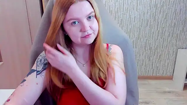 AnitaXVine online show from April 15, 7:10 pm