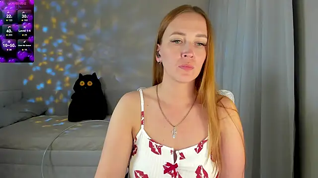 Snapshot of she_wolf chatting on June 3, 3:06 pm she wolf online show from June 3, 3:06 pm