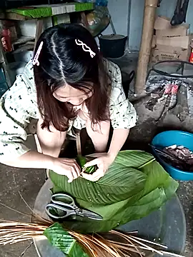 Snapshot of Girl-crazy1 chatting on February 15, 8:35 am Girl-crazy1 online show from February 15, 8:35 am