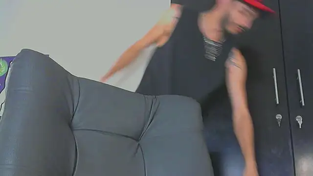 Snapshot of LovexJuxn8 chatting on February 16, 6:15 pm LovexJuxn8 online show from February 16, 6:15 pm