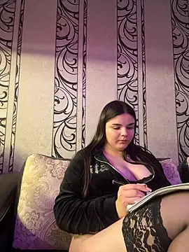 Snapshot of VictoriaPricee chatting on February 27, 2:28 pm VictoriaPricee online show from February 27, 2:28 pm