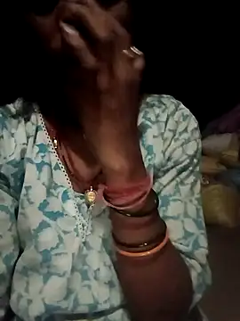Snapshot of Desi_Couple_P chatting on May 5, 4:37 pm Desi Couple P online show from May 5, 4:37 pm