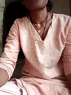 Snapshot of Desi_Couple_P chatting on May 9, 12:49 am Desi Couple P online show from May 9, 12:49 am