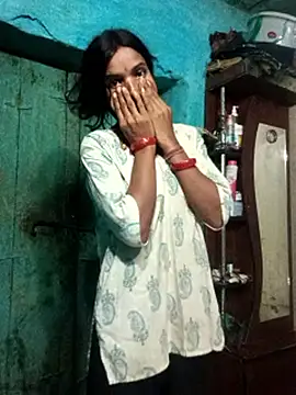 Snapshot of Desi_Couple_P chatting on May 29, 2:53 am Desi Couple P online show from May 29, 2:53 am