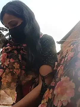 Snapshot of Desi_Couple_P chatting on June 2, 1:40 am Desi Couple P online show from June 2, 1:40 am
