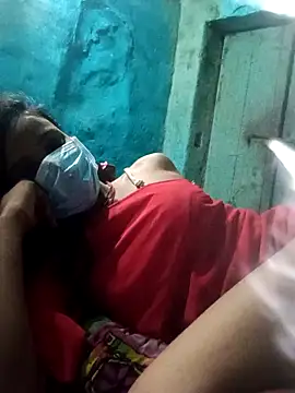 Snapshot of Desi_Couple_P chatting on June 3, 2:33 pm Desi Couple P online show from June 3, 2:33 pm