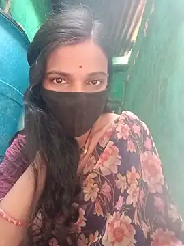 Snapshot of Desi_Couple_P chatting on June 14, 1:25 am Desi Couple P online show from June 14, 1:25 am