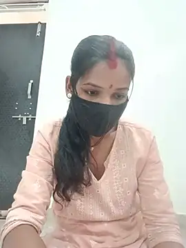 Snapshot of Desi_Couple_P chatting on July 15, 10:20 am Desi Couple P online show from July 15, 10:20 am