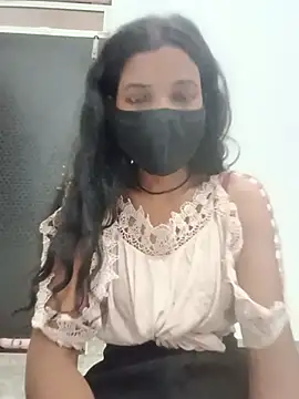 Snapshot of Desi_Couple_P chatting on July 19, 1:31 am Desi Couple P online show from July 19, 1:31 am